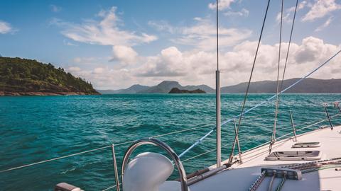 Tropical Whitsundays Trip: Stay, Snorkel and Sail
