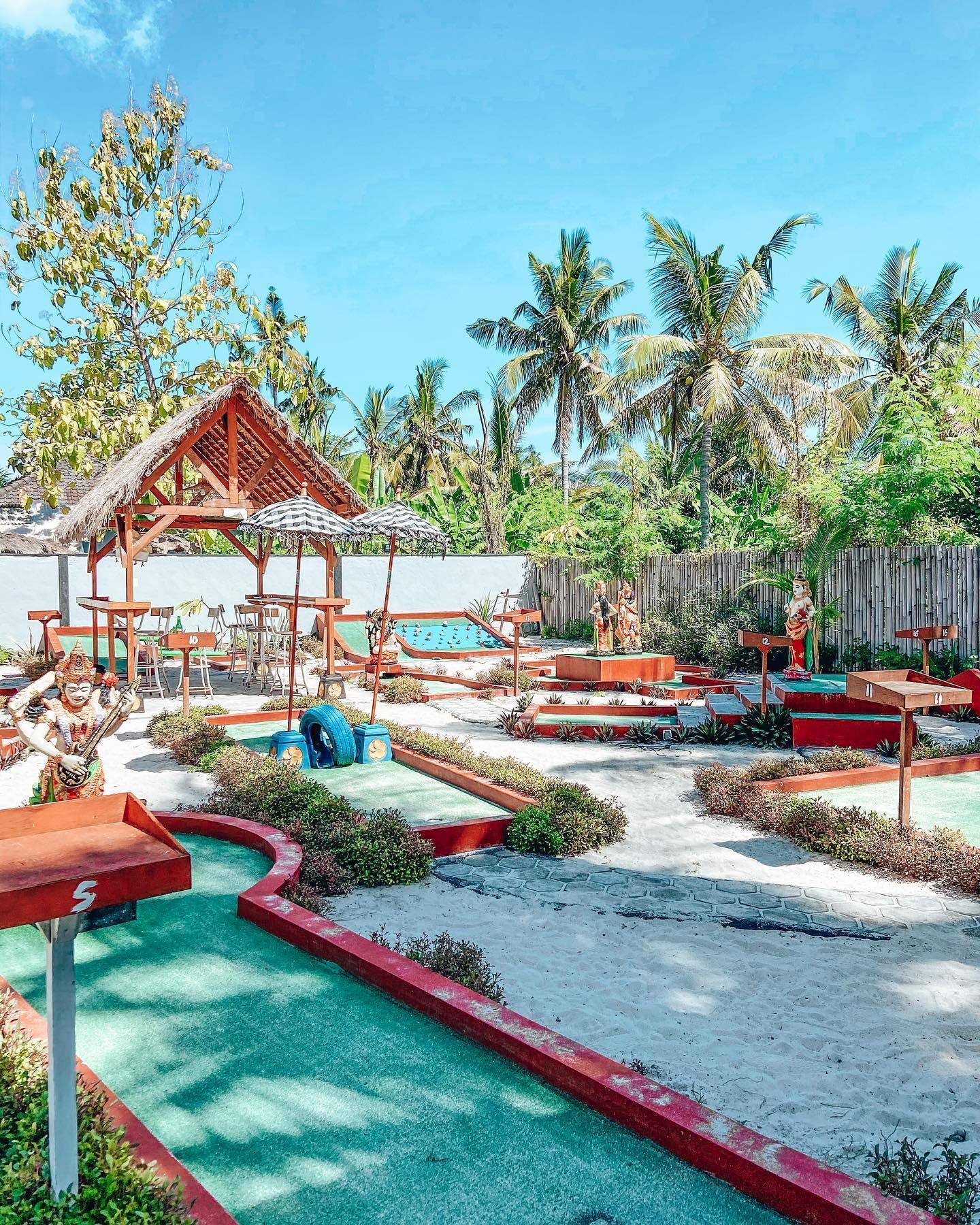 The Bali Bible The Coconut Hut, Lembongan